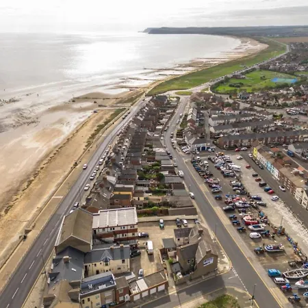 The Skipper's Rest - Beachfront Сasa de vacaciones