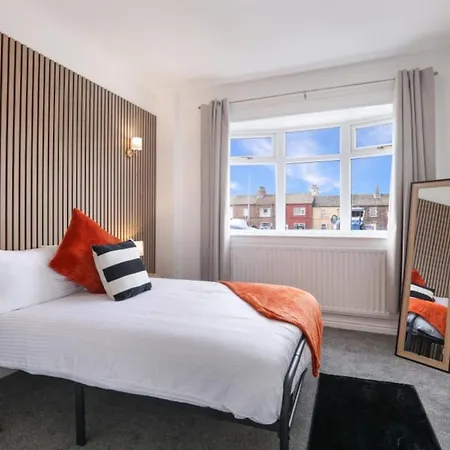 4 Bedroom House By Cozy Quarters Management Contractors With Parking Redcar