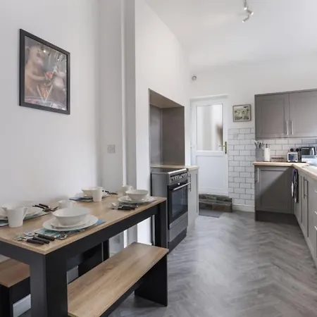 4 Bedroom House By Cozy Quarters Management Contractors With Parking